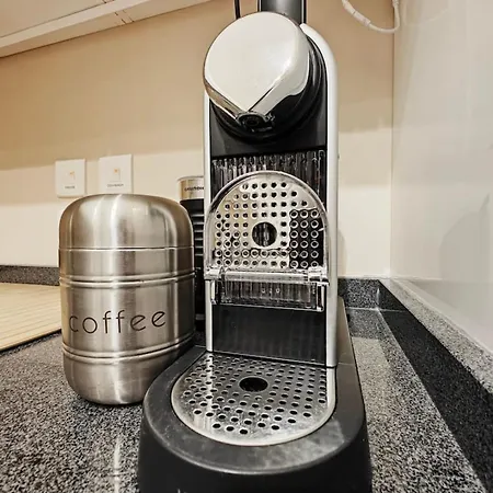 Hilltop Hideaway Apartman