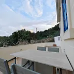 Апартаменты Hilltop Hideaway Cospicua