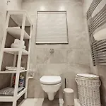 Hilltop Hideaway Апартаменты *