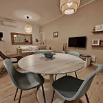 Hilltop Hideaway Апартаменты *
