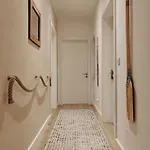 Апартаменты Hilltop Hideaway *