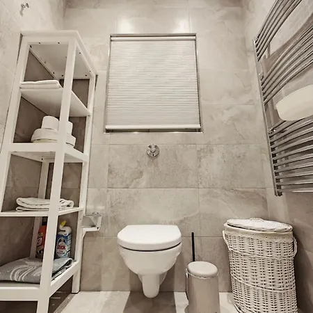 Hilltop Hideaway Appartamento *